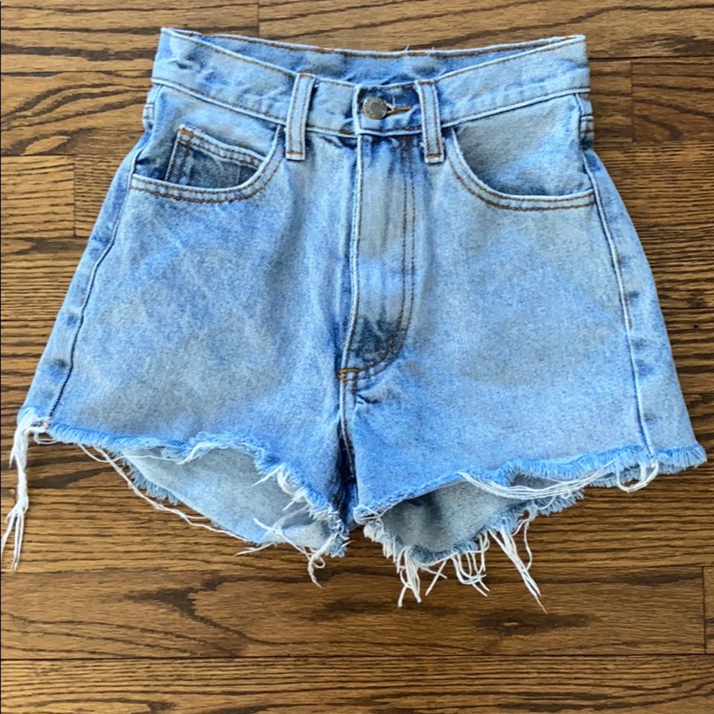 LIKE NEW❤️J Galt denim distressed shorts